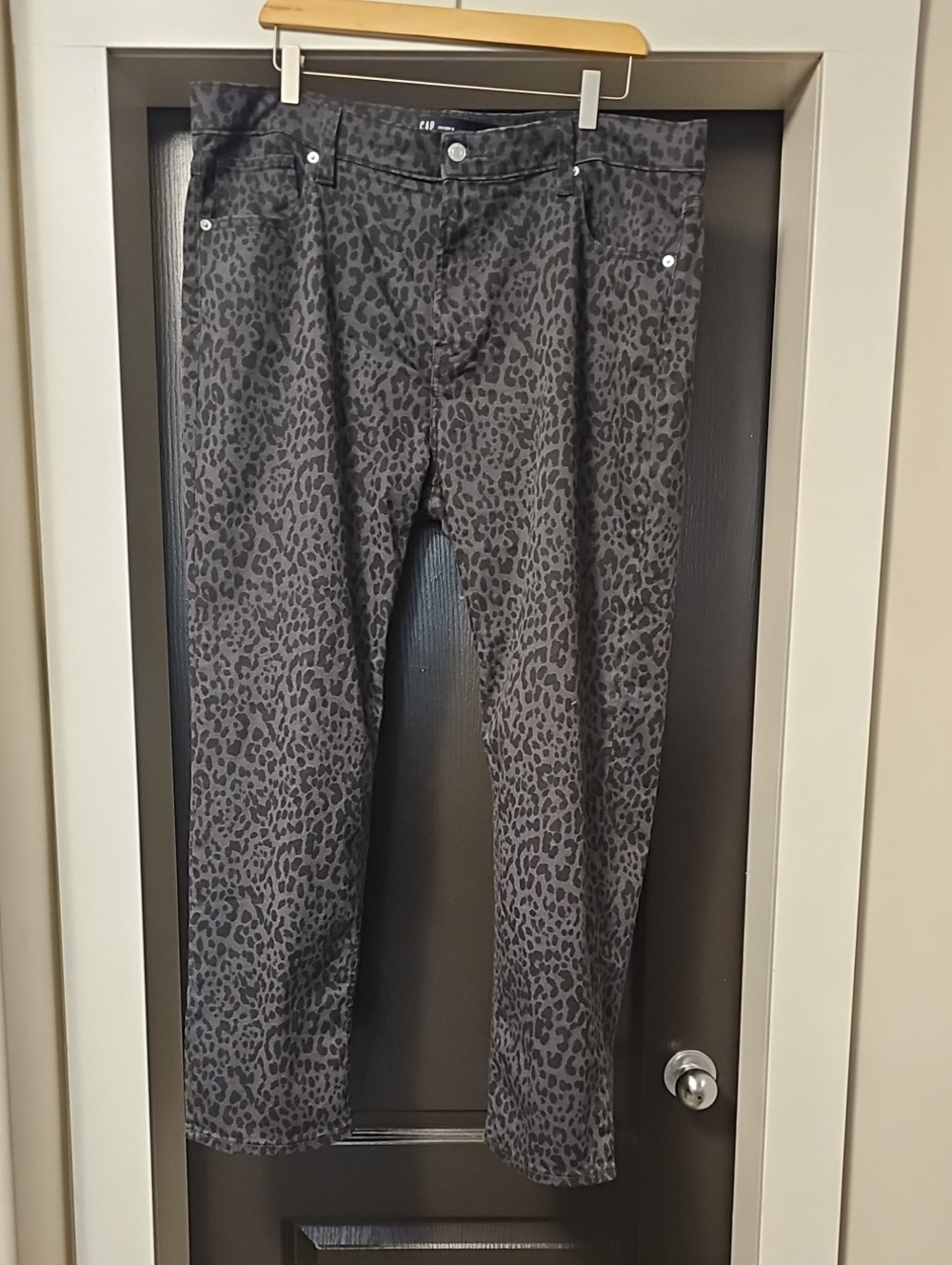 GAP Gray Leopard Print Skinny Jeans